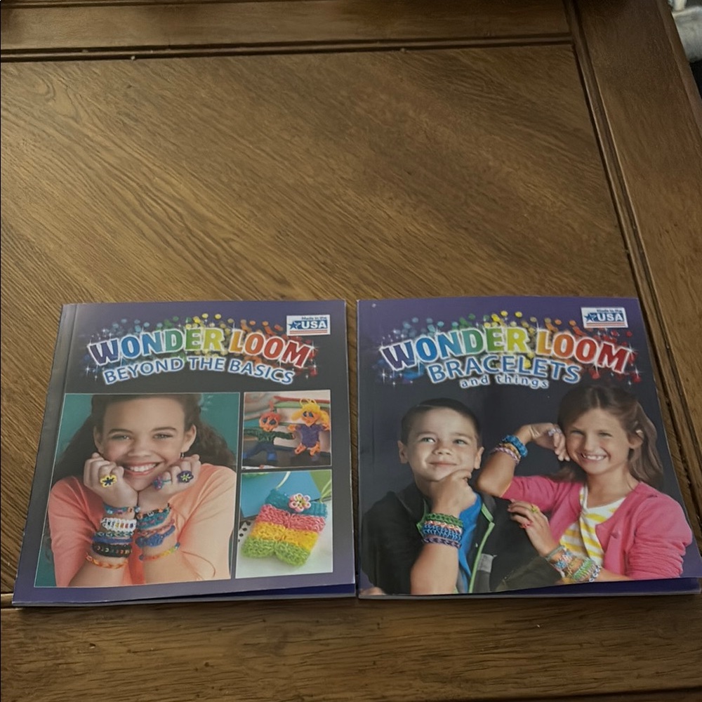 🌼Two Wonder Loom books. Beyond the Basics and Bracelets and things🌼